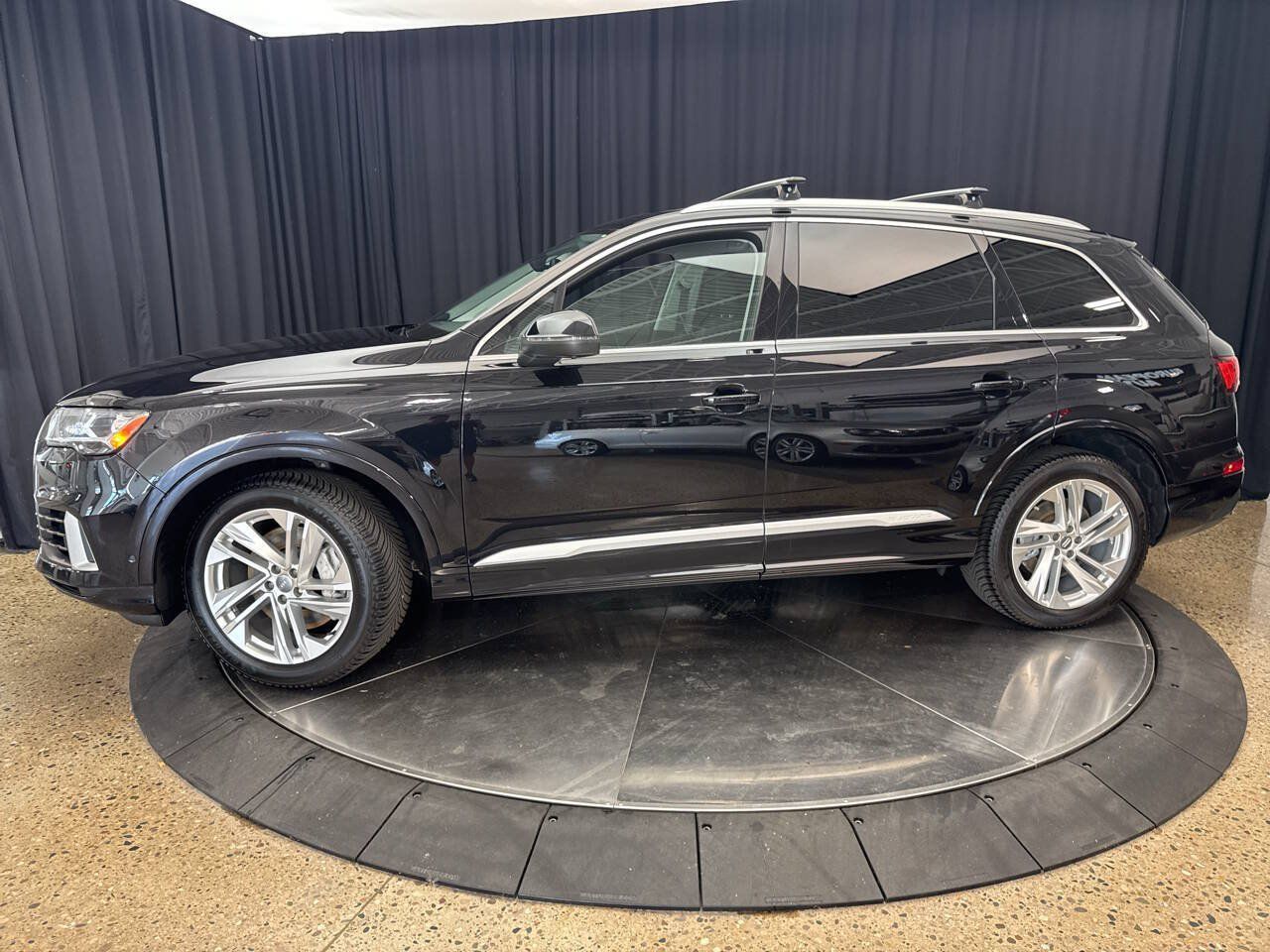 Used 2020 Audi Q7 3.0T Premium Plus w/ Premium Plus Package AWD/4WD image 3
