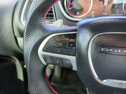 Used 2018 Dodge Challenger R/T Scat Pack w/ Leather Interior Group RWD image 18