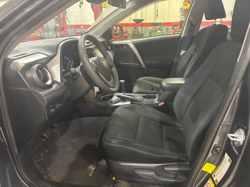 Used 2017 Toyota RAV4 LE FWD image 40