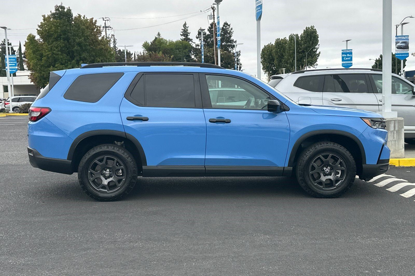 Used 2024 Honda Pilot TrailSport image 8