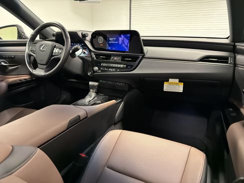 Used 2024 Lexus ES 350 w/ Premium Package FWD image 30