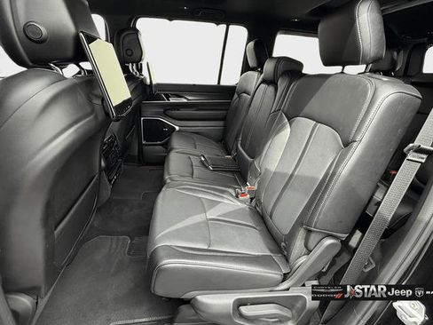 Used 2024 Jeep Wagoneer Series III w/ Premium Group I image 16