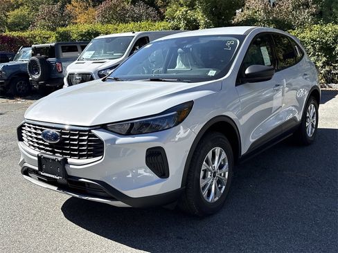 Used 2025 Ford Escape Active w/ Tech Pack #1 image 6