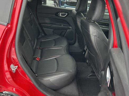 Used 2022 Jeep Compass Limited image 13