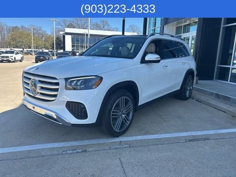 Used 2025 Mercedes-Benz GLS 450 4MATIC image 2