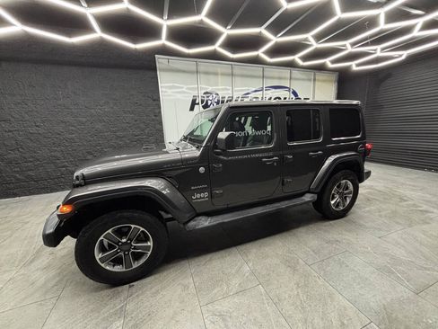 Used 2019 Jeep Wrangler Unlimited Sahara AWD/4WD image 6