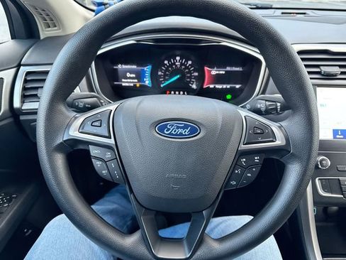Used 2020 Ford Fusion SE image 14