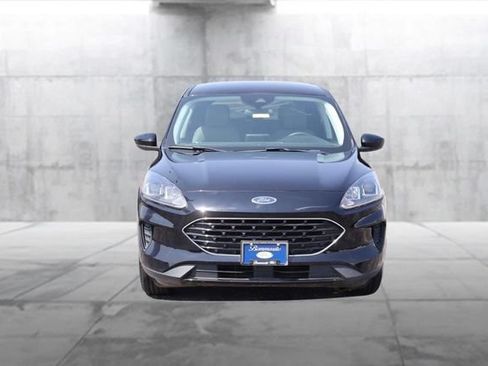 Certified 2022 Ford Escape SE w/ SE Sport Appearance Package FWD image 4