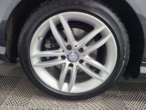 Used 2013 Mercedes-Benz C 300 4MATIC Sedan image 16