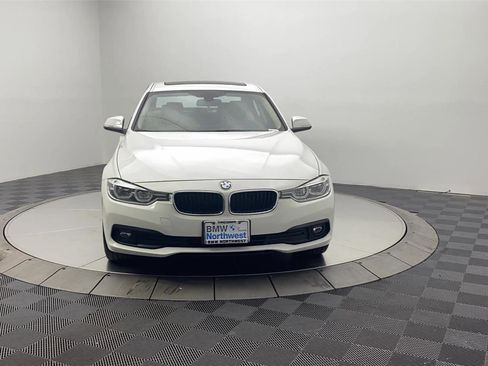 Used 2018 BMW 320i Sedan w/ Convenience Package image 11