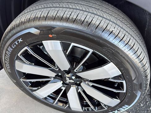 New 2026 Mitsubishi Outlander SEL AWD/4WD image 10