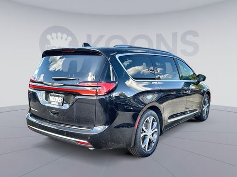 New 2026 Chrysler Pacifica Pinnacle image 7