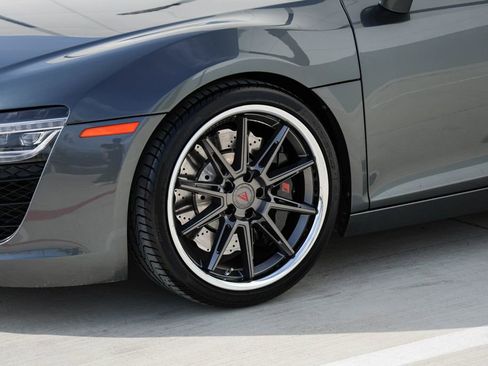 Used 2014 Audi R8 V8 w/ Enhanced Leather Package AWD/4WD image 24