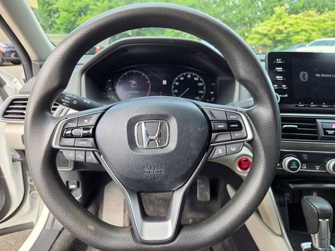 Used 2018 Honda Accord LX image 13