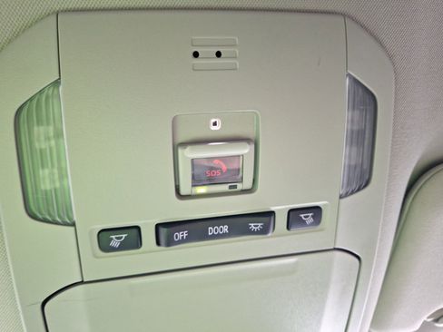 Used 2023 Toyota Highlander LE FWD image 28