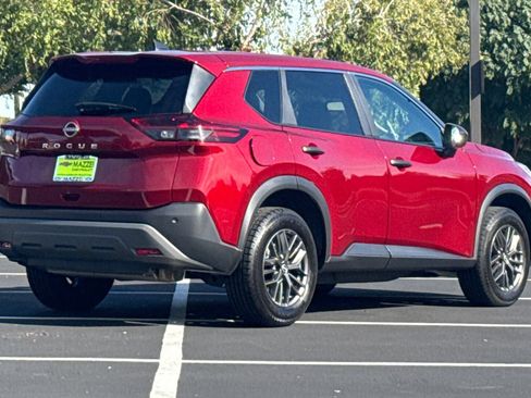 Used 2023 Nissan Rogue S FWD image 11