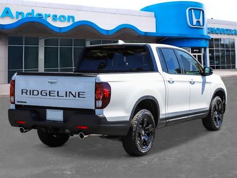 New 2026 Honda Ridgeline Black Edition image 4