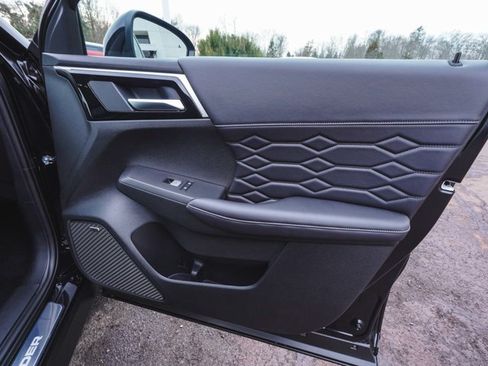 New 2026 Mitsubishi Outlander SEL FWD image 12