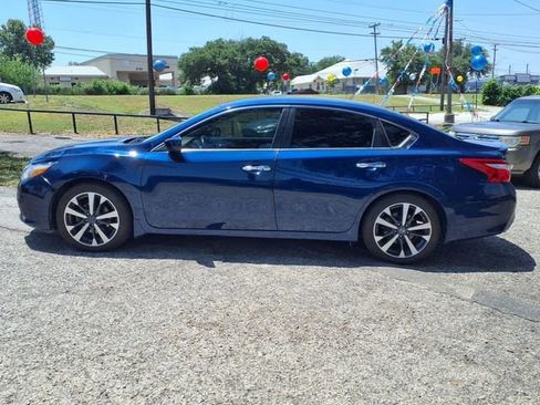 Used 2016 Nissan Altima 2.5 SR image 4