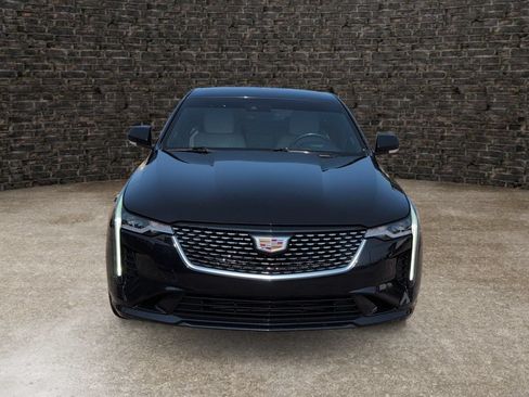 Used 2021 Cadillac CT4 Luxury RWD image 4