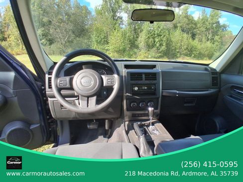 Used 2012 Jeep Liberty Sport image 9