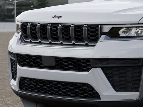 Used 2026 Jeep Grand Cherokee L 4WD image 11