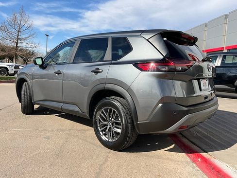 Used 2023 Nissan Rogue S image 8