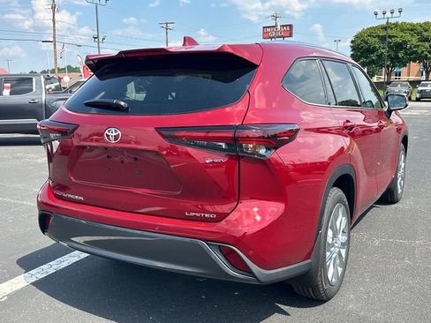 New 2026 Toyota Highlander Limited AWD/4WD image 3