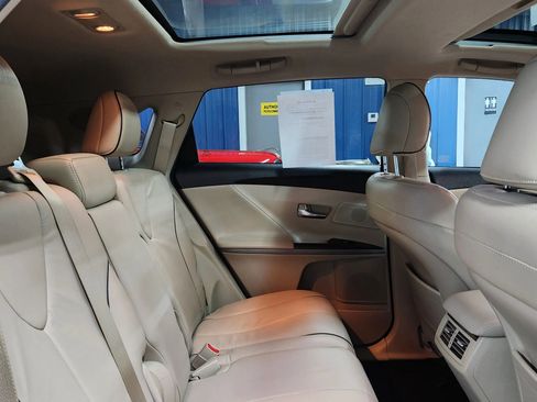 Used 2013 Toyota Venza XLE w/ XLE Premium Pkg image 16