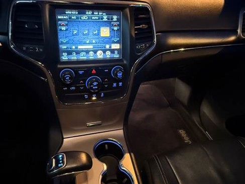 Used 2014 Jeep Grand Cherokee Limited image 16