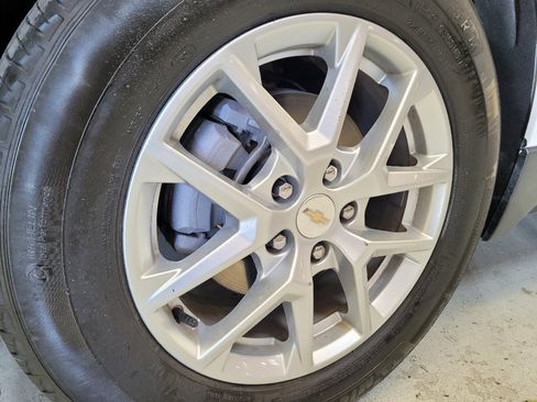 Used 2024 Chevrolet Equinox LT FWD image 31