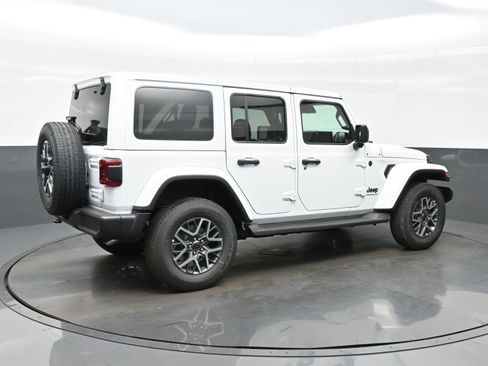 New 2025 Jeep Wrangler Sahara image 6