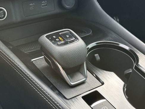 Used 2023 Nissan Rogue SL w/ SL Premium Package image 30