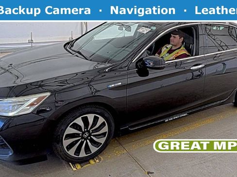 Used 2017 Honda Accord Touring image 1