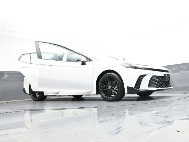 Used 2025 Toyota Camry SE FWD image 42
