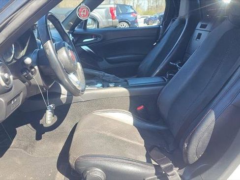 Used 2019 FIAT 124 Spider image 14