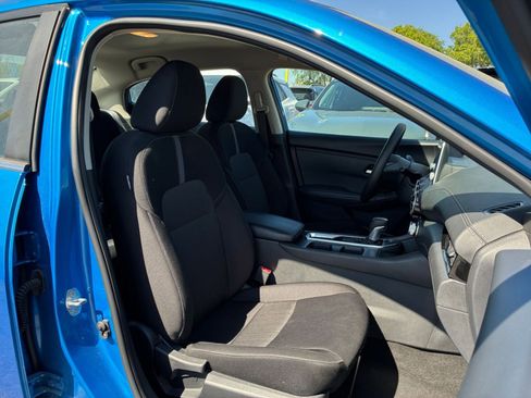 Used 2025 Nissan Sentra SV image 34