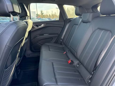 Used 2024 Audi Q4 e-tron Premium Plus w/ Premium Plus image 18