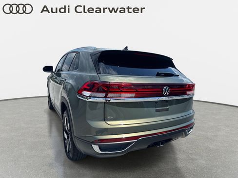 Used 2025 Volkswagen Atlas Cross Sport SE FWD image 8