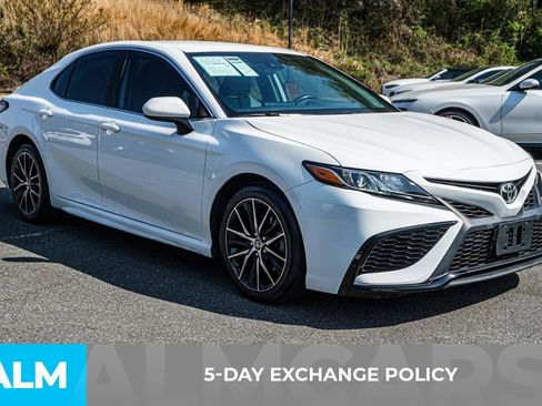 Used 2021 Toyota Camry SE image 4