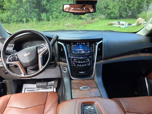 Used 2015 Cadillac Escalade ESV Premium AWD/4WD image 17