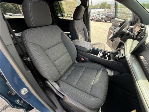 New 2026 Chevrolet Traverse LT w/ LPO, Floor Liner Package image 31