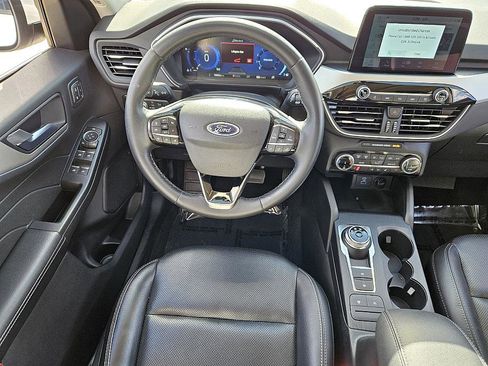 Used 2022 Ford Escape SEL w/ Technology Package image 9