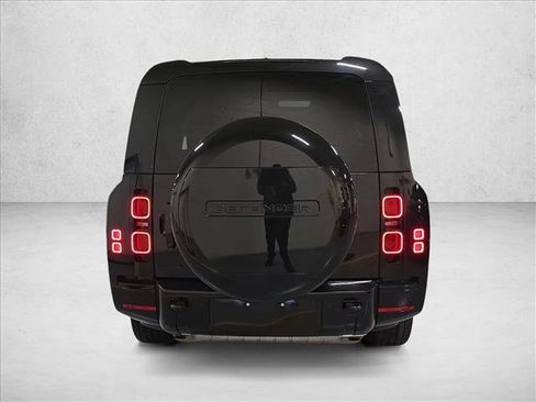 Certified 2024 Land Rover Defender 130 X-Dynamic SE image 6