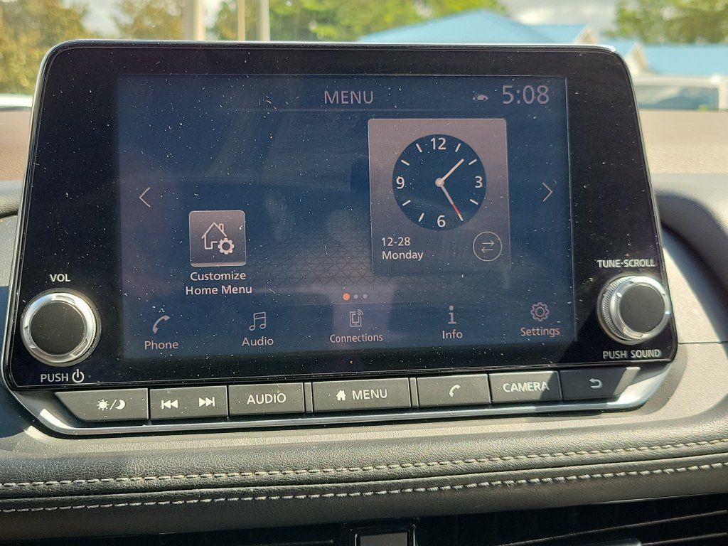 Certified 2021 Nissan Rogue SV FWD image 24