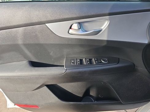 Used 2023 Kia Forte LX image 27