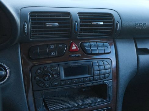 Used 2002 Mercedes-Benz C 320 Sedan image 20