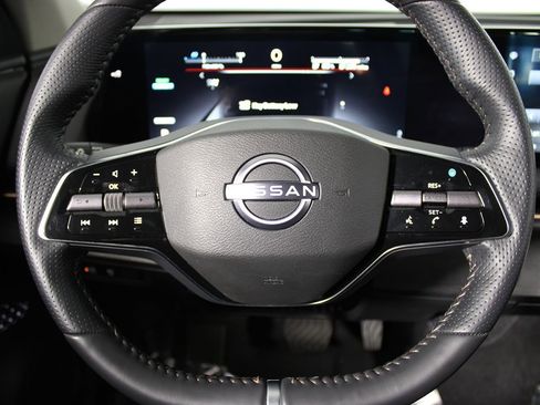 Used 2024 Nissan Ariya FWD image 5