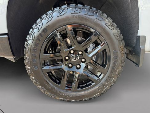 Used 2024 Chevrolet Silverado 1500 Custom Trail Boss w/ LPO, Dark Essentials Package AWD/4WD image 1