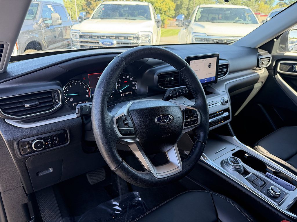 Certified 2023 Ford Explorer XLT w/ Equipment Group 202A AWD/4WD image 13